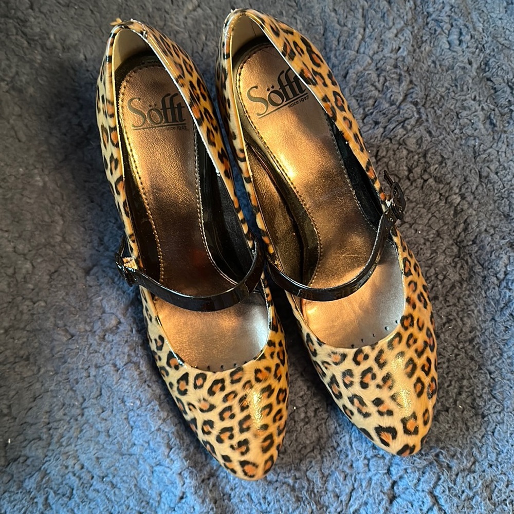 Söfft Leopard Print Pumps